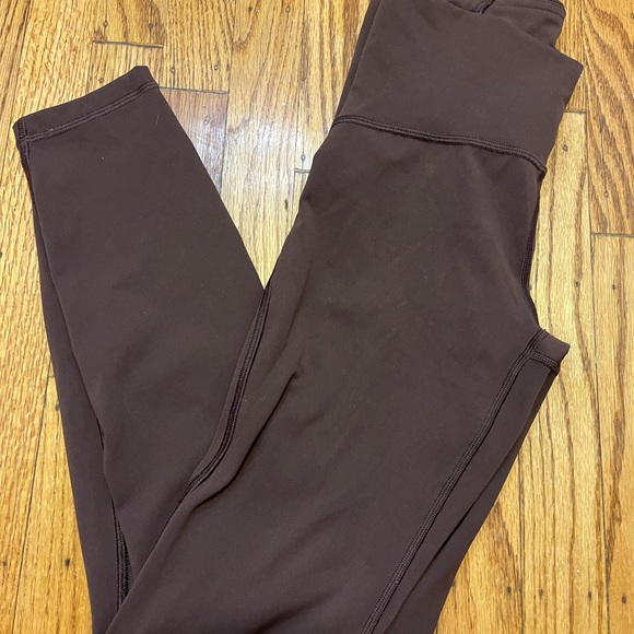 Lululemon train times sz 4 - Picture 2 of 6